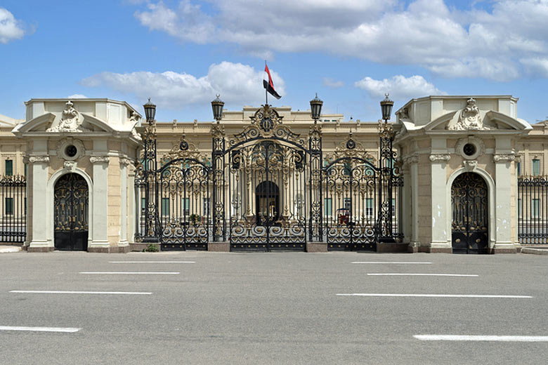 Abdeen Palace beyond the gates