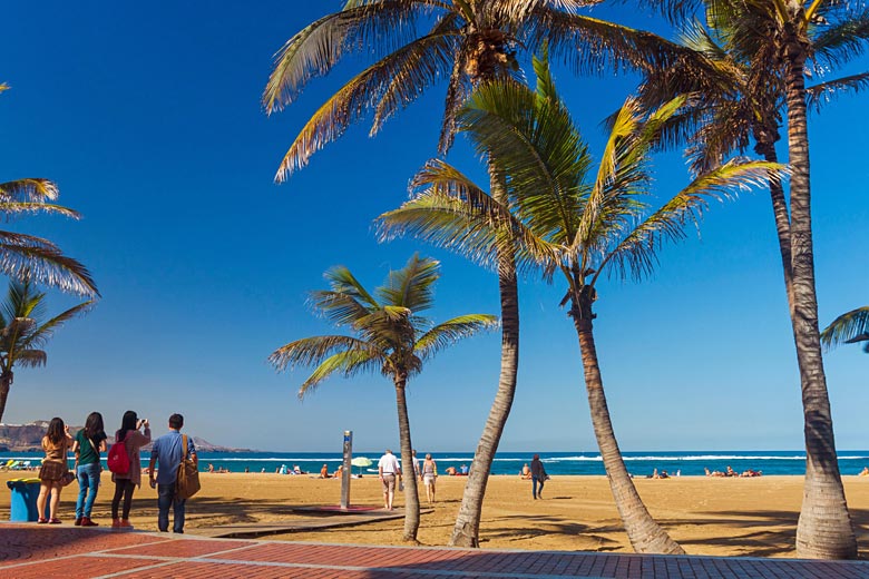 The wide-open stretch of beach at Las Canteras